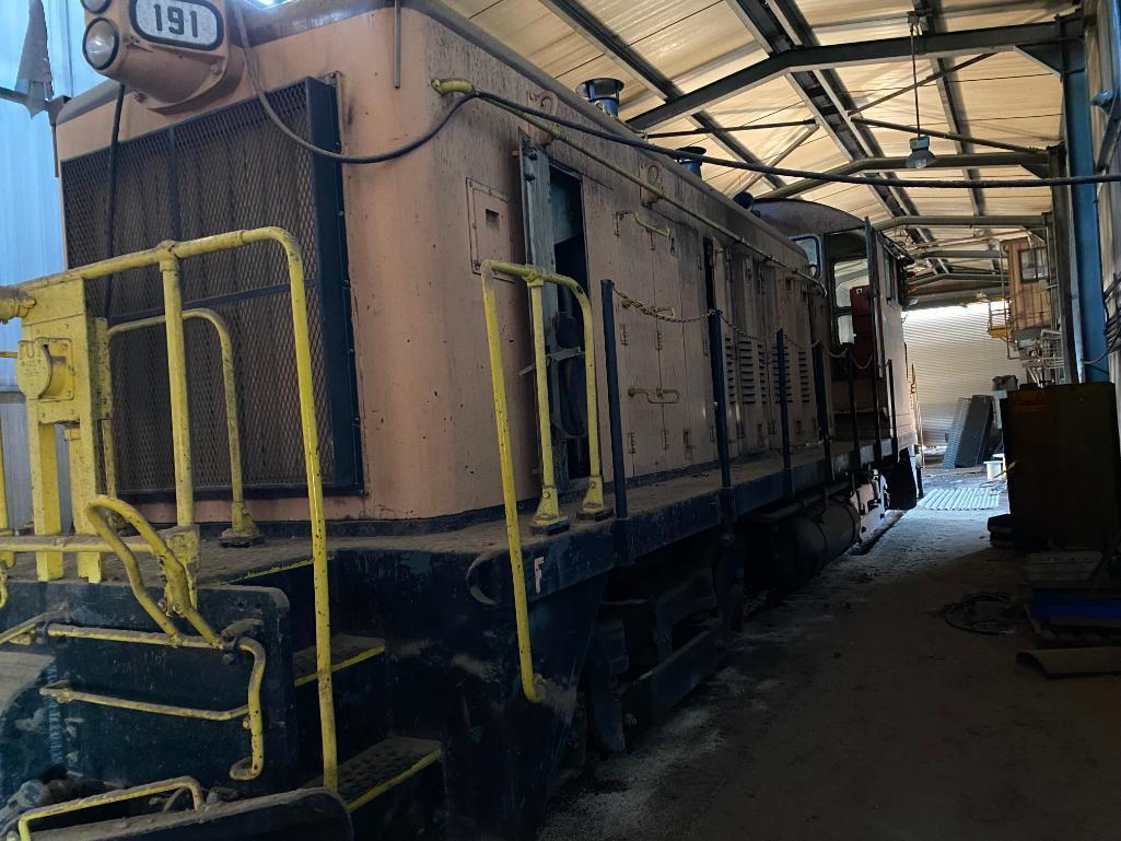 EMD SW9 Switching Locomotive, 26NL Brake System, 12-Cylinder (V12), 1200 HP, Built Between 1951 &