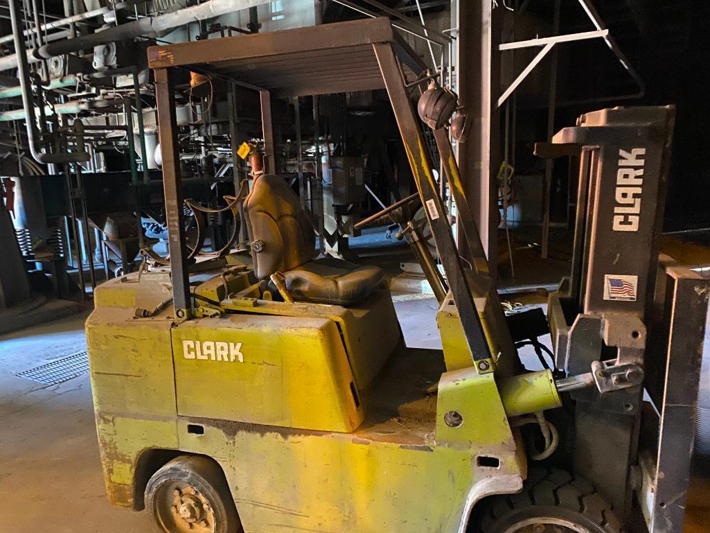 Clark GPX25 5,000 LB. Forklift, 3-Stage Mast, Sideshift, 48" Forks, Diesel Engine, 3,306 Hours