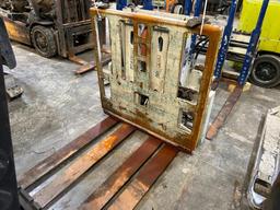 Cascade Push/Pull Forklift Attachment, Model 45E-PHS-683, 4,500-LB. Capacity, Slip Sheet & Pallet