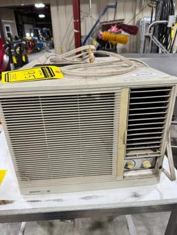 Signature 2000 Room Air Conditioner, Single Phase, Model KMJ-5819