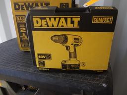 Dewalt 18v Drill 2 Bats and Charger with case