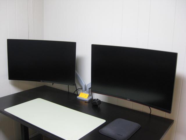 AOC 32" LCD Monitors and Desk Clamp Stand 2x$
