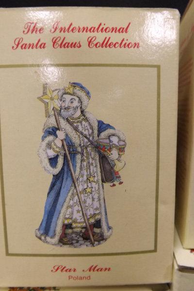 International Santa Collection in box (8)