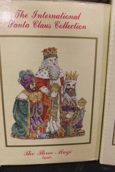 International Santa Collection in box (8)