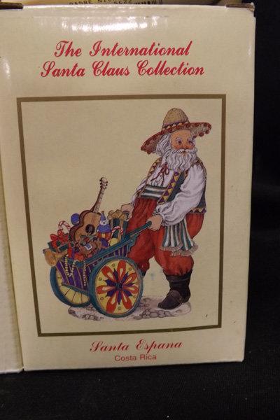 International Santa Collection in box (8)