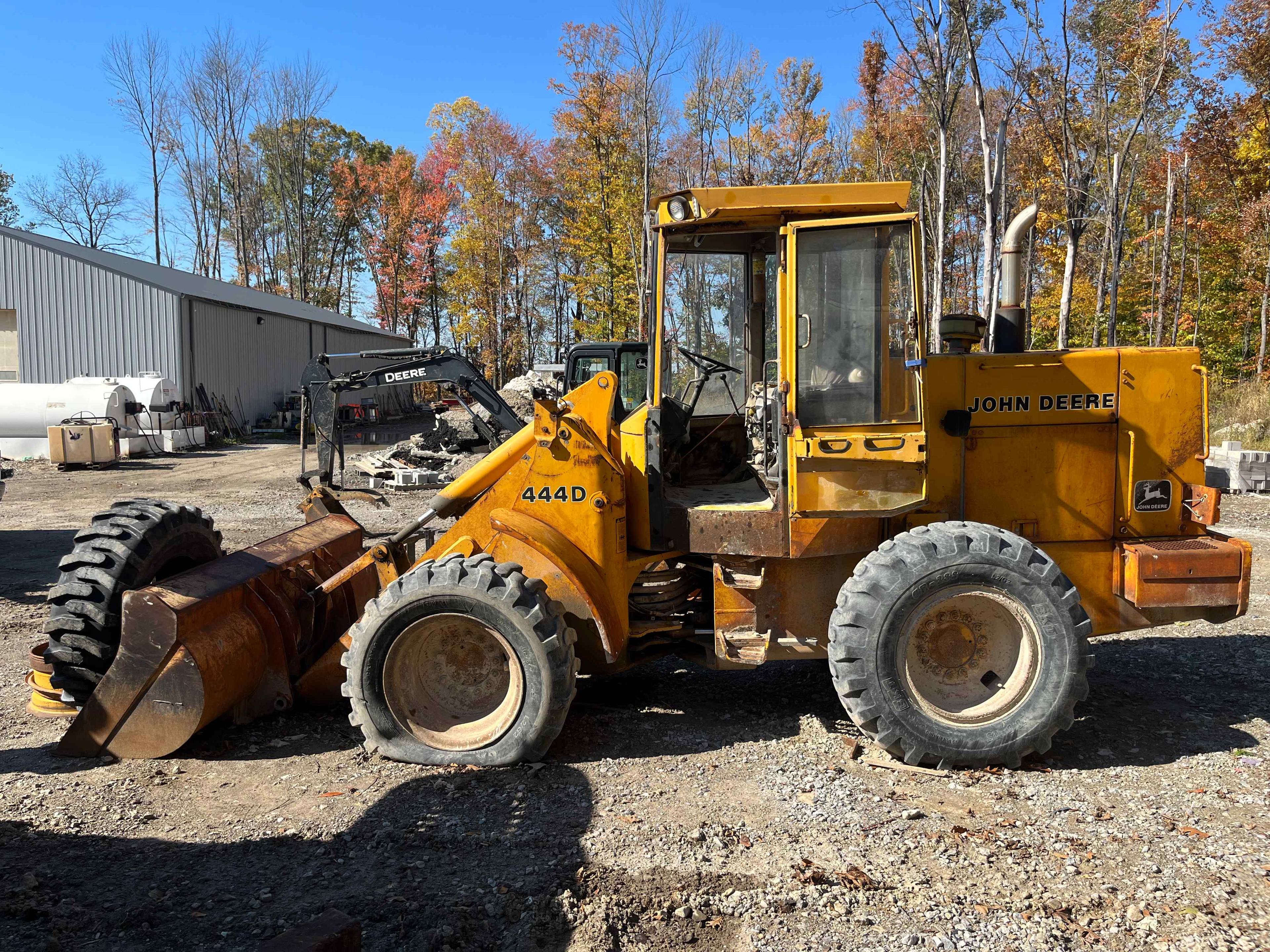 JD 444D Loader, 8' front bkt., 6cyl Dsl., 5854hrs.