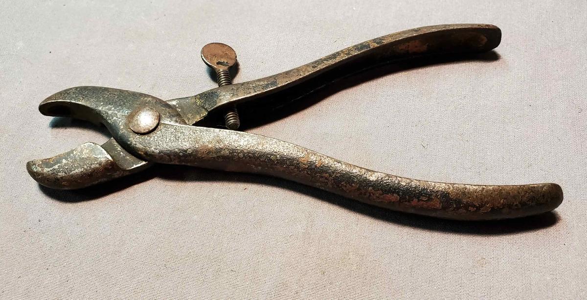 Hog Ring Pliers