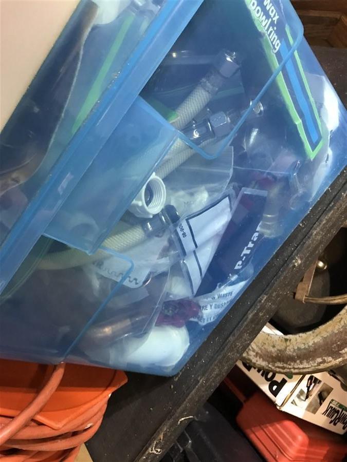 Contents of items on 3 shelves lot