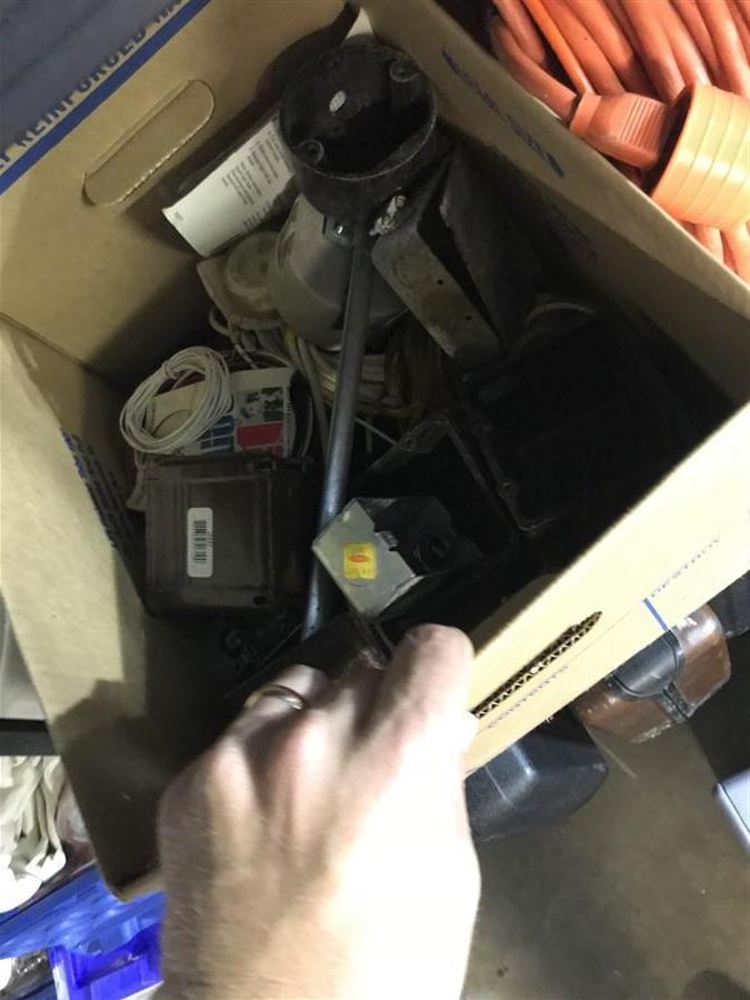 Contents of items on 3 shelves lot