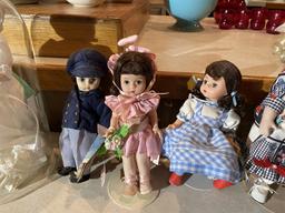 Group lot of six collector dolls
