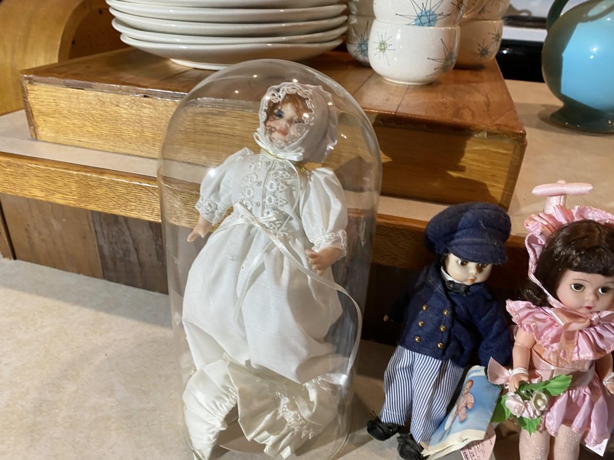 Group lot of six collector dolls