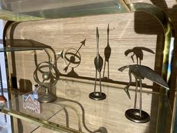 Contents of shelf unit assorted brass etc