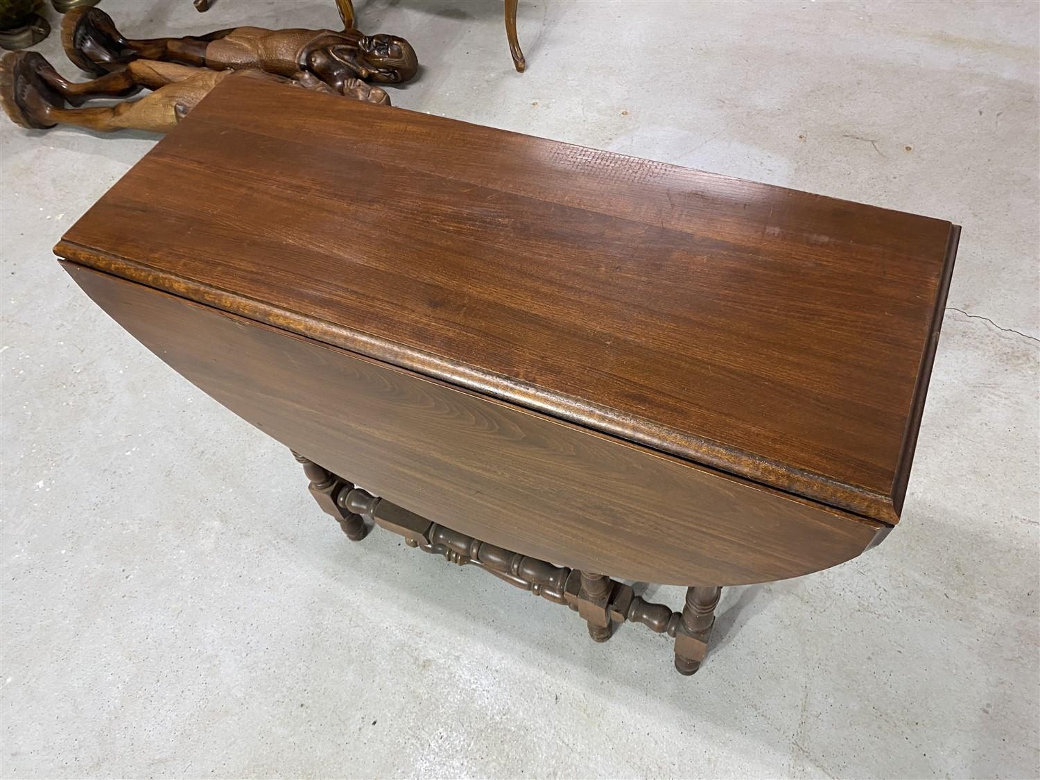 Vintage wooden drop leaf gate leg table