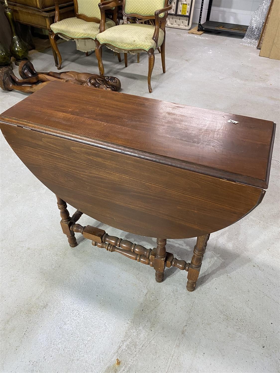 Vintage wooden drop leaf gate leg table