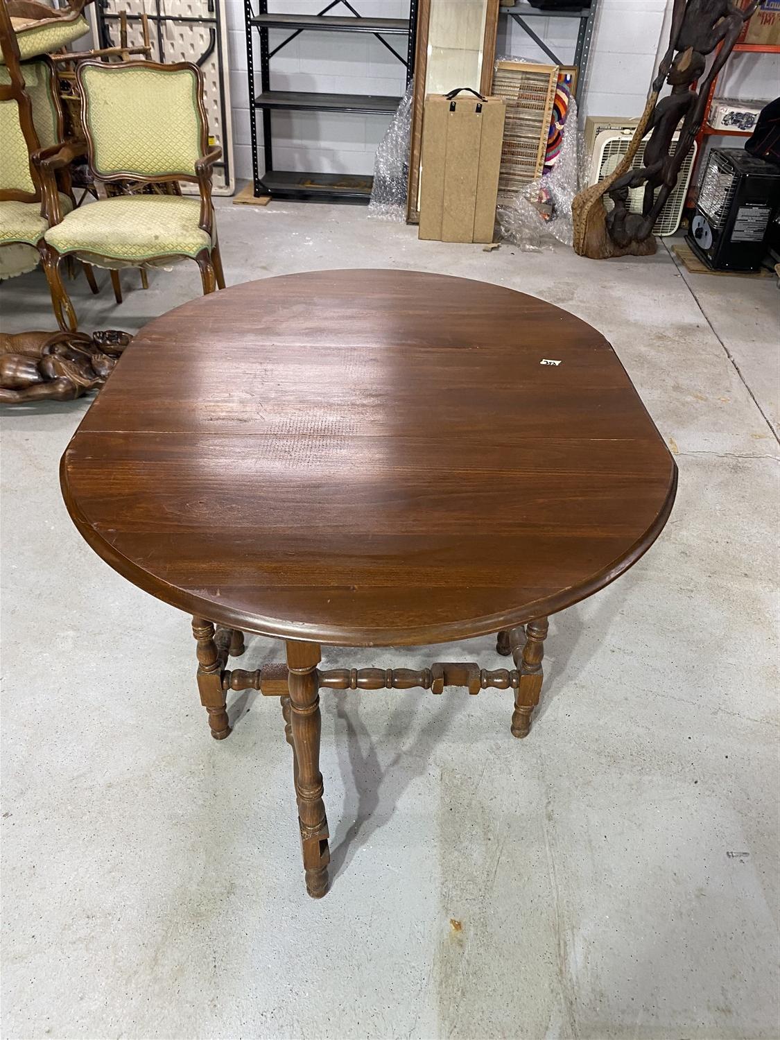 Vintage wooden drop leaf gate leg table
