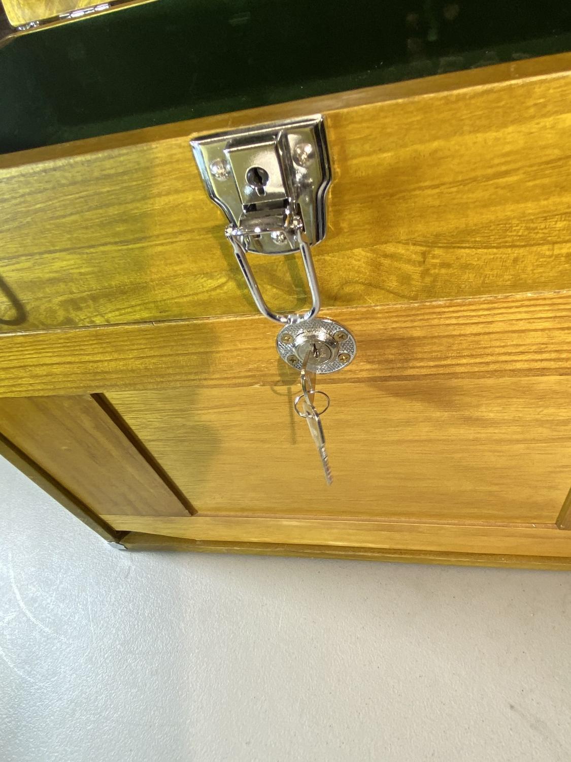 Wooden Antique Style Carpenter's Toolbox by Windsor