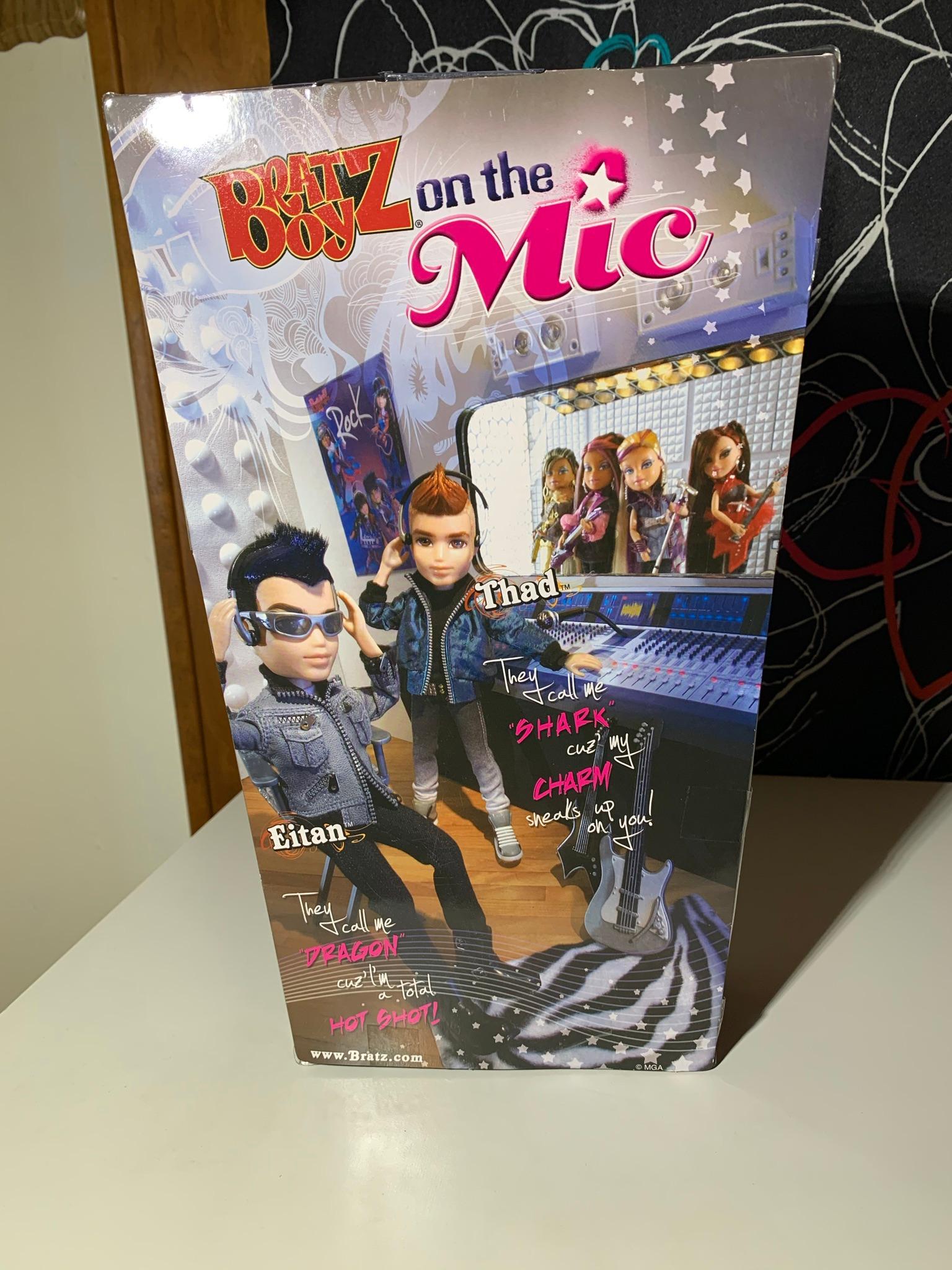 Bratz World Twins - Peyton & Nevaeh.  Bratz On The Mic Eitan