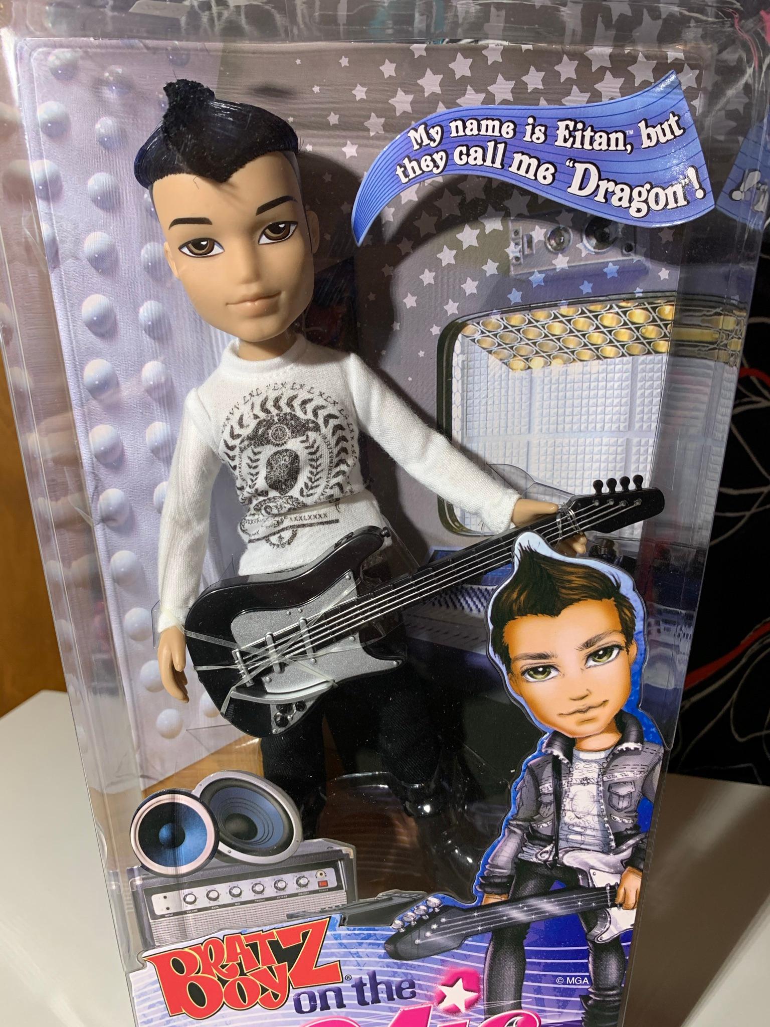 Bratz World Twins - Peyton & Nevaeh.  Bratz On The Mic Eitan