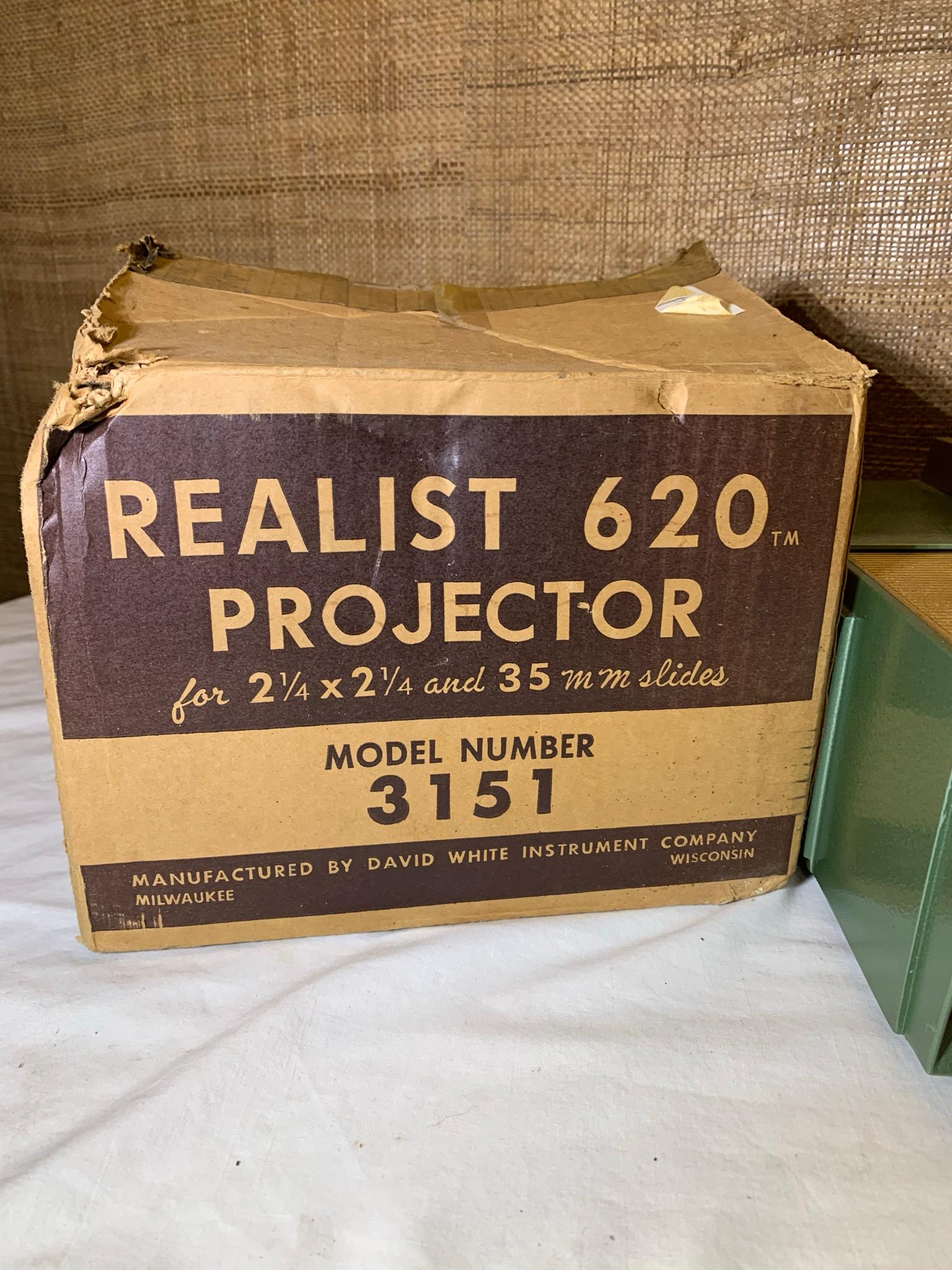 Vintage Realist 620 Projector Model 3151.