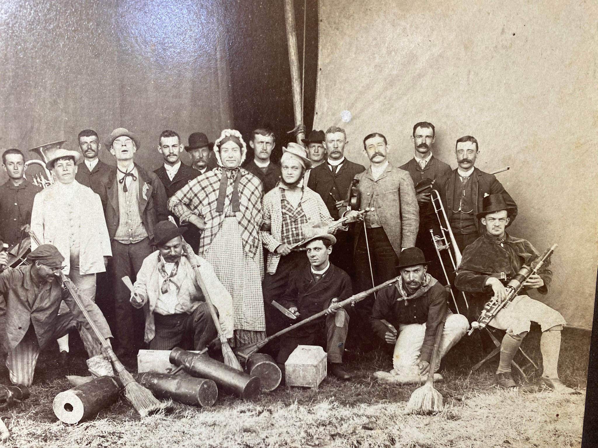 2 Early photographs of performers