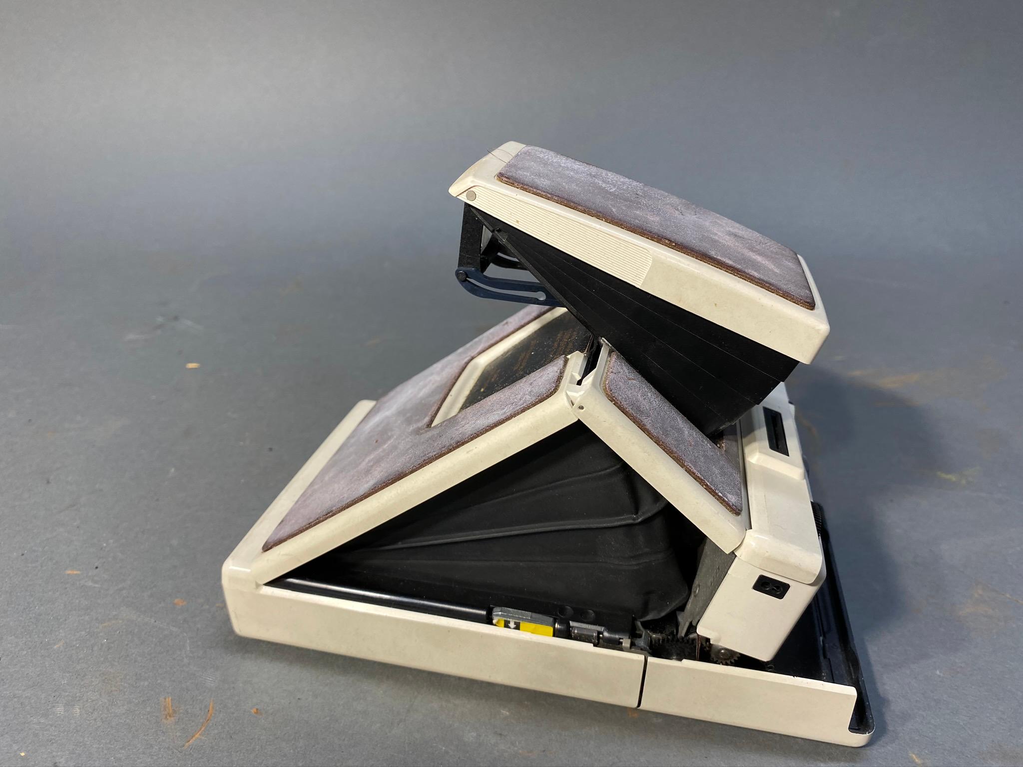 Polaroid SX-70 Land Camera Model 2