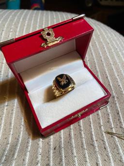 Heavy 14k Gold Men's Ring Eagle with Onyx 9.6 grams Size 10