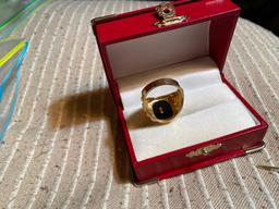 Heavy 14k Gold Men's Ring Eagle with Onyx 9.6 grams Size 10