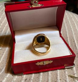 Heavy 14k Gold Men's Ring Eagle with Onyx 9.6 grams Size 10