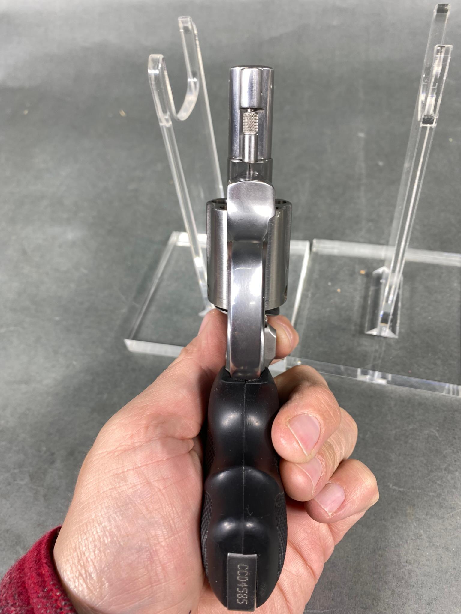 Smith & Wesson Model 940-1 Rare 9mm Revolver Hammerless