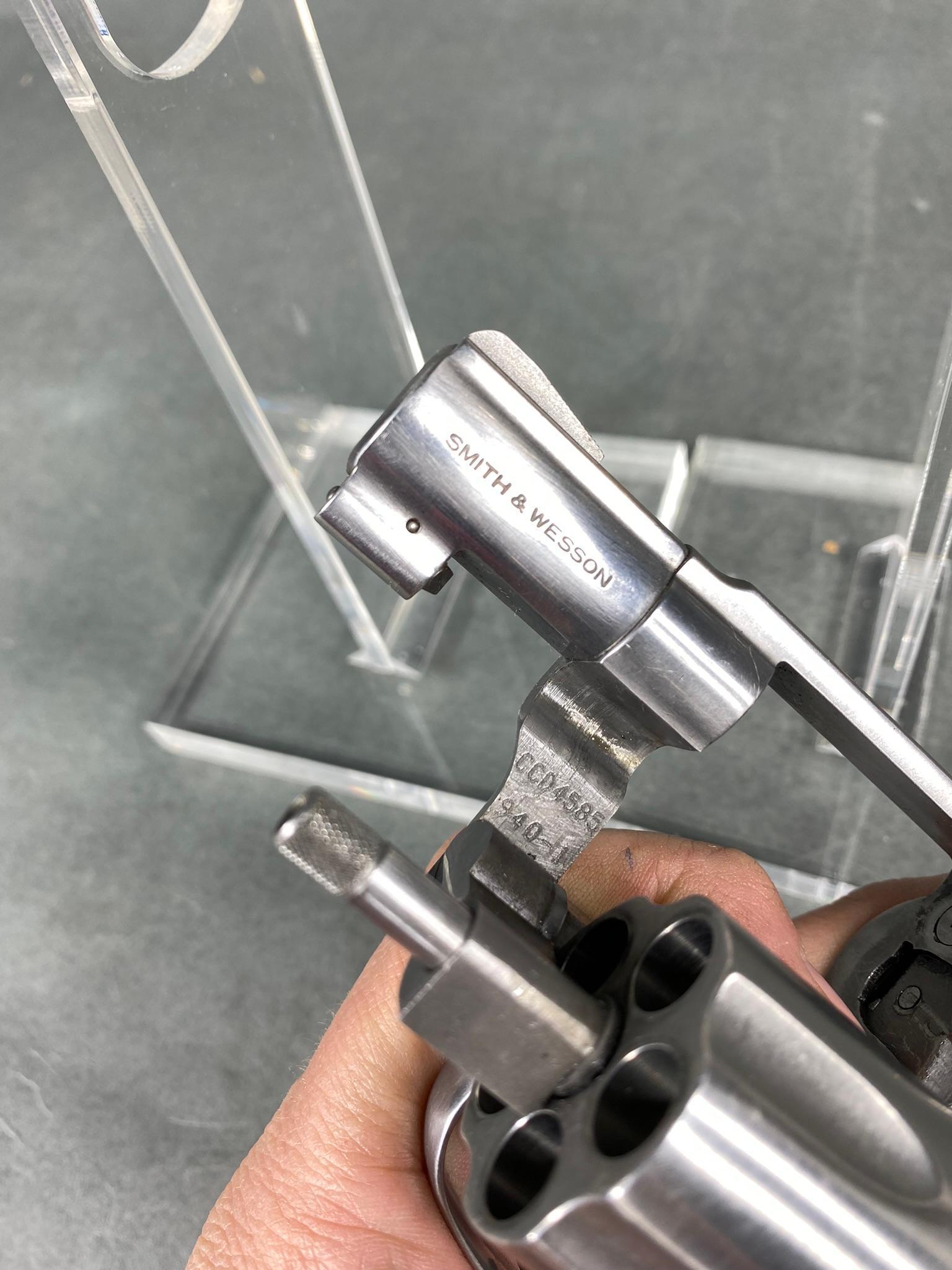 Smith & Wesson Model 940-1 Rare 9mm Revolver Hammerless