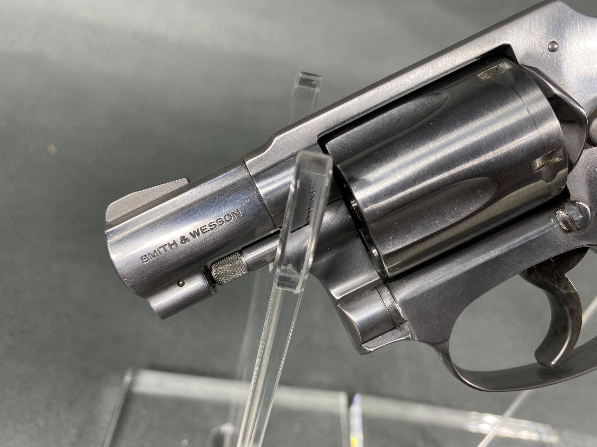 Smith & Wesson Model 940-1 Rare 9mm Revolver Hammerless