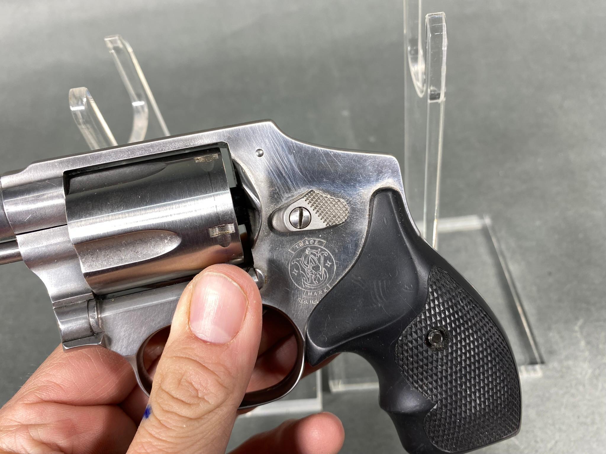 Smith & Wesson Model 940-1 Rare 9mm Revolver Hammerless
