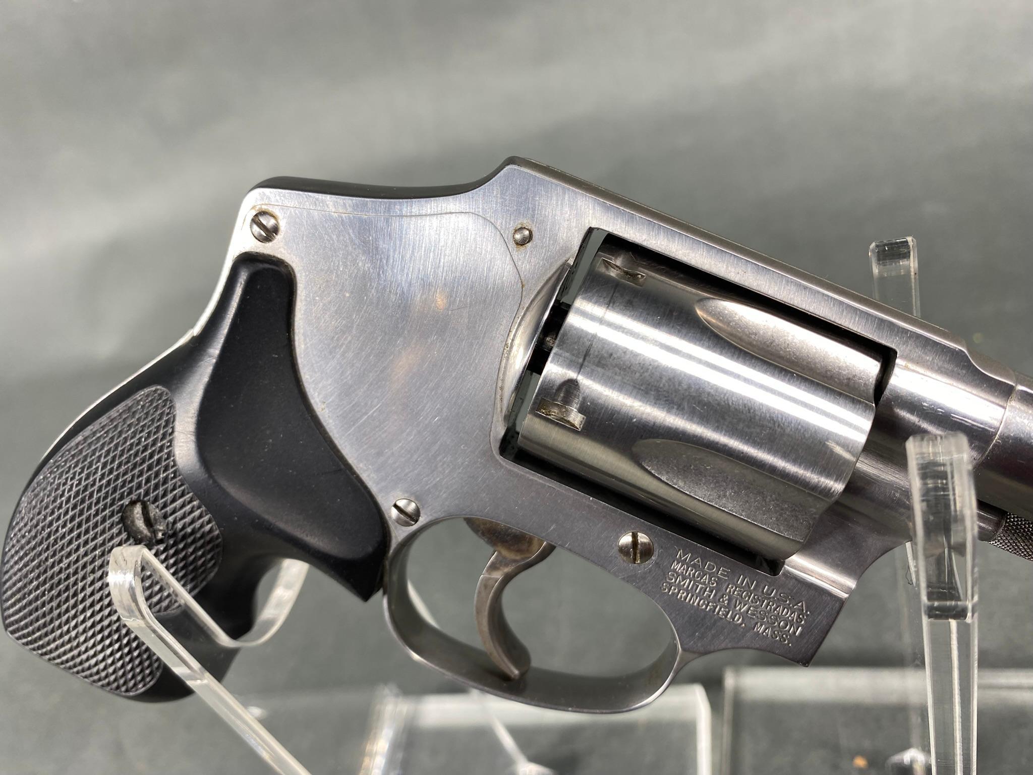 Smith & Wesson Model 940-1 Rare 9mm Revolver Hammerless