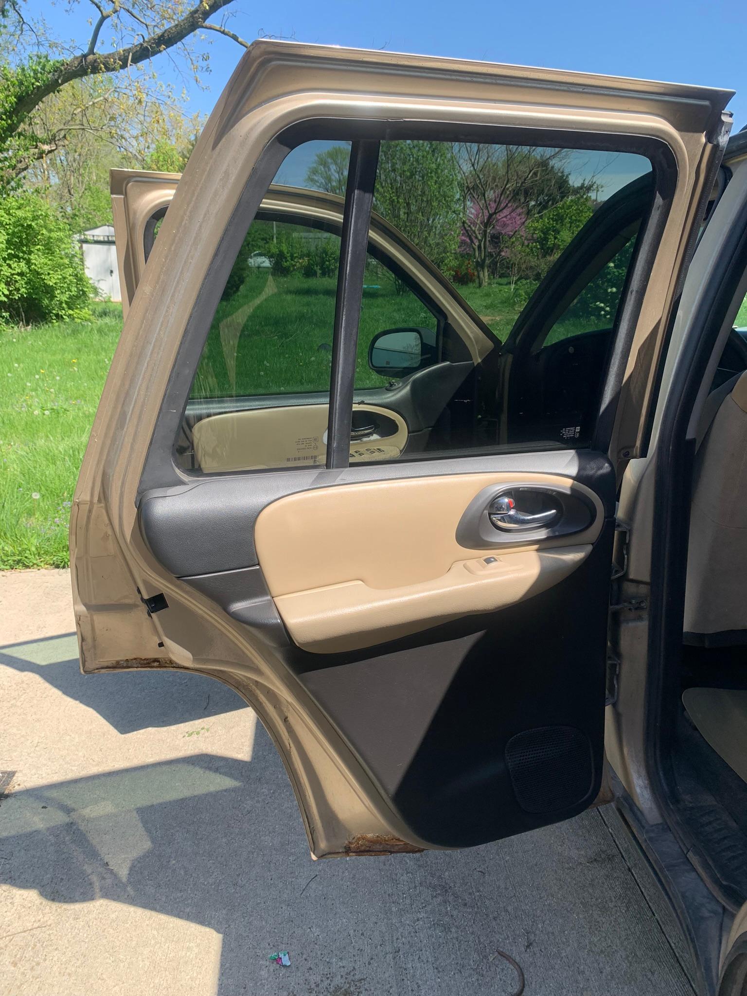 2006 Chevy Trailblazer LS, 105,346 Miles Has Key