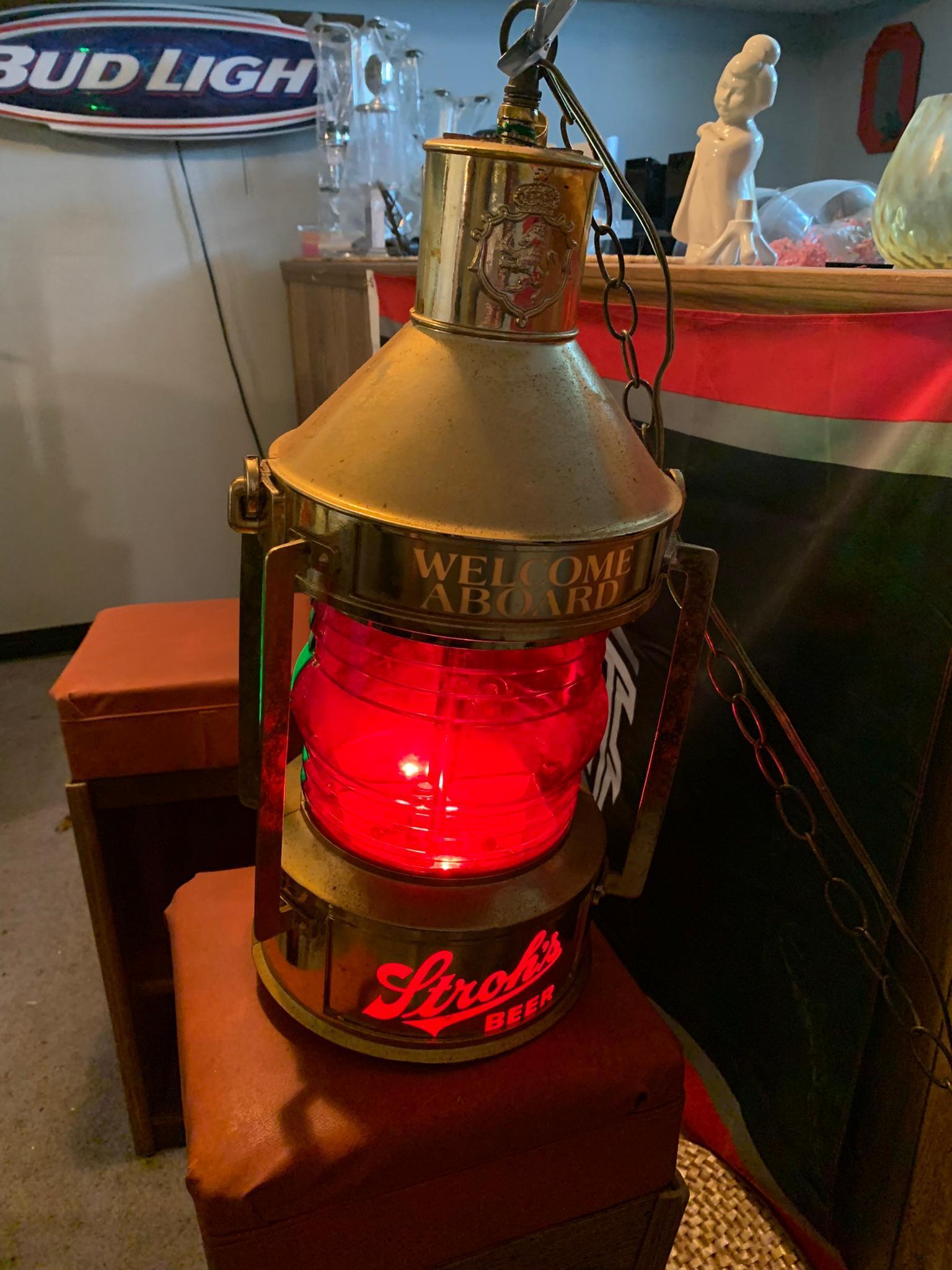 Stroh's Beer Plastic Beer Light