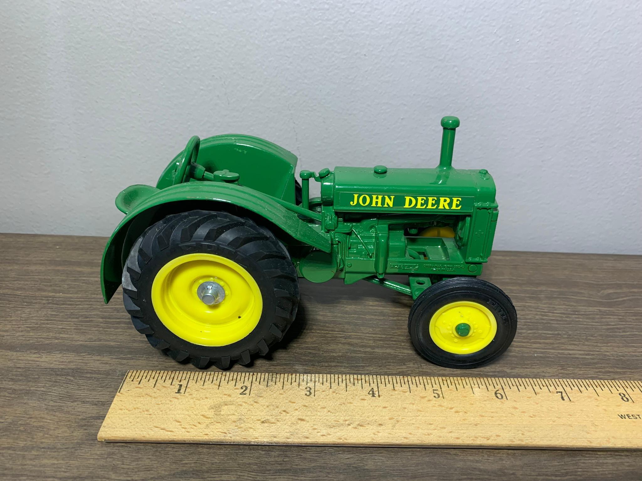 Diecast & Plastic John Deere Tractors by Ertl