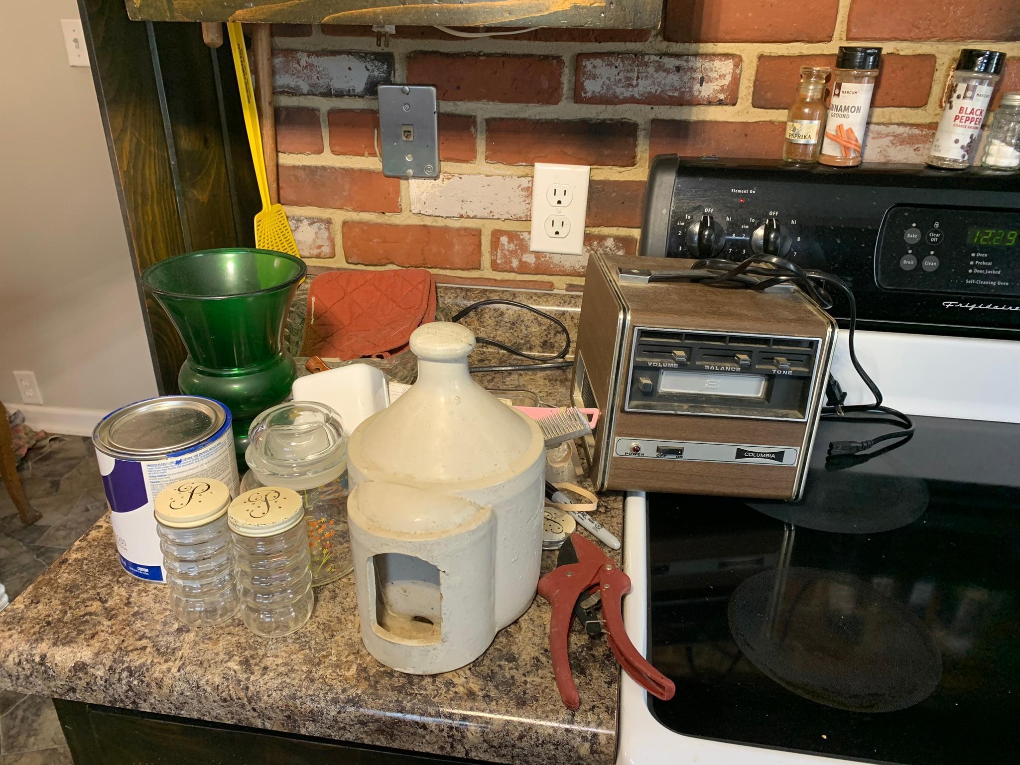 Kitchen Contents Lot