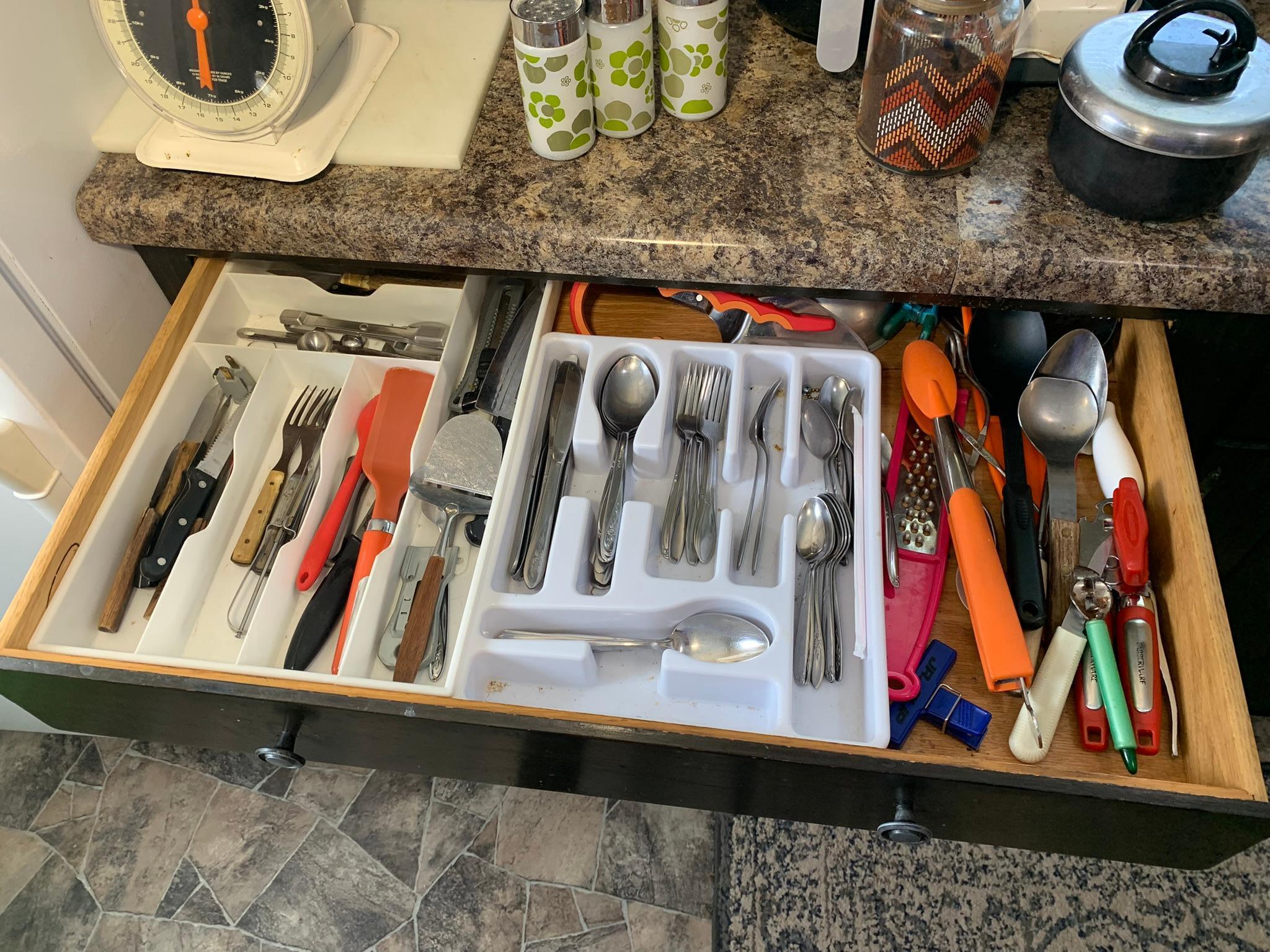 Kitchen Contents Lot