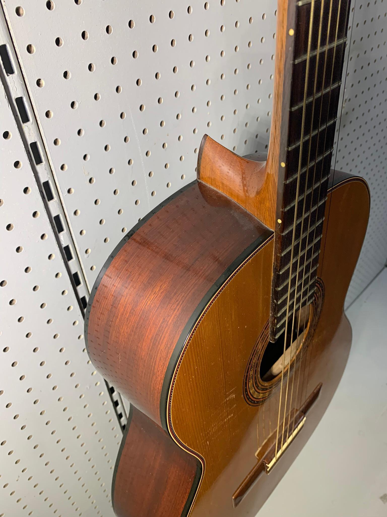 Suzuki Acoustic Guitar with Case