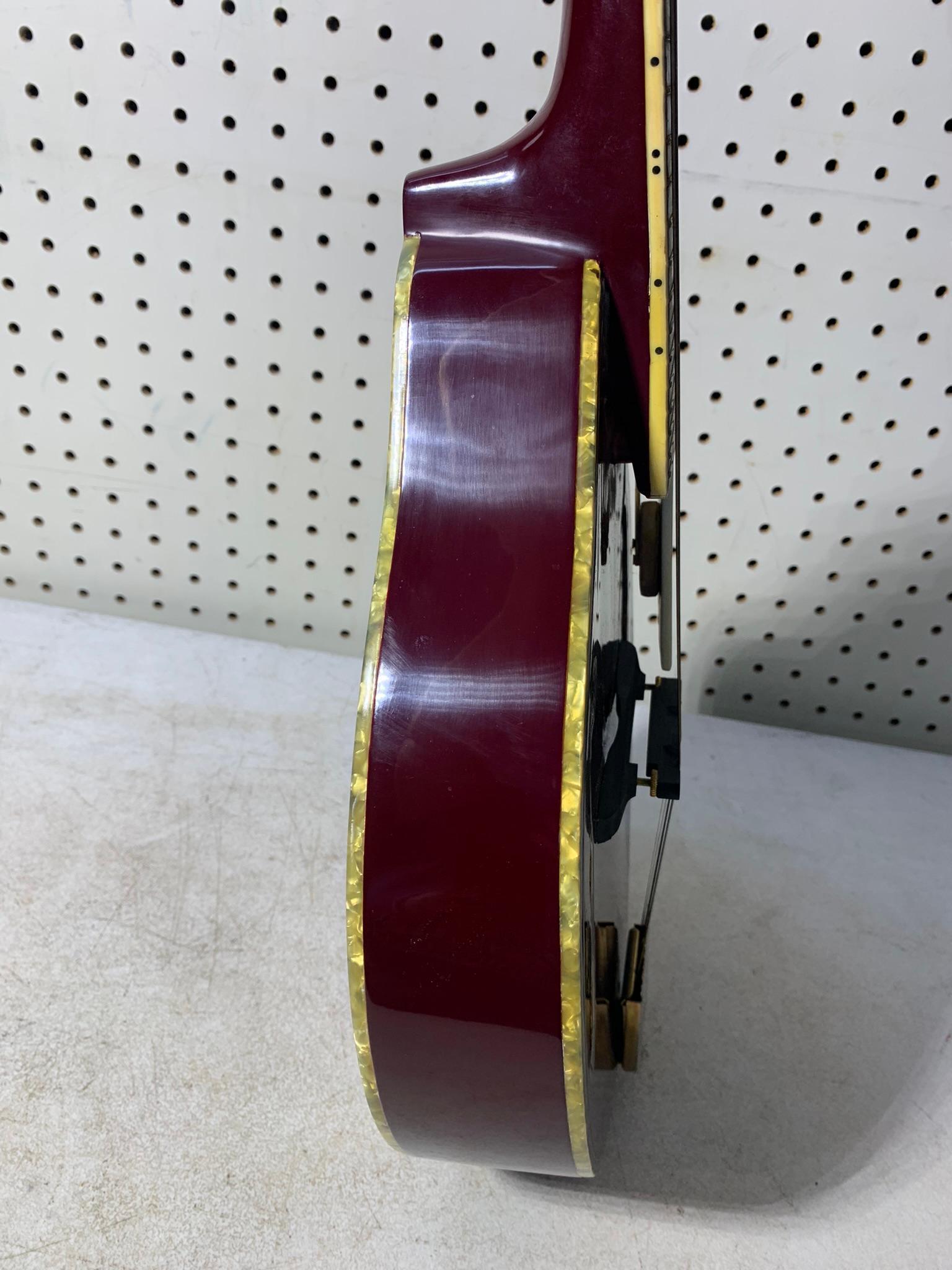 Aria Am600 Mandolin with Case