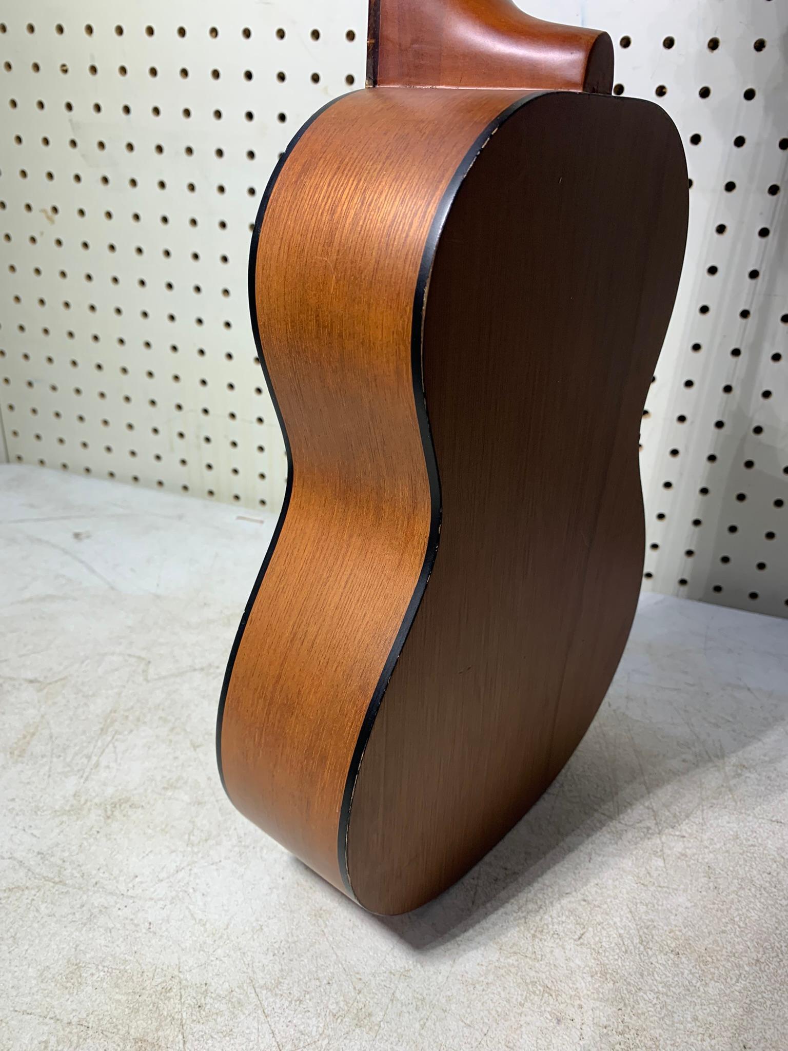 Yamaha GL1 Ukulele