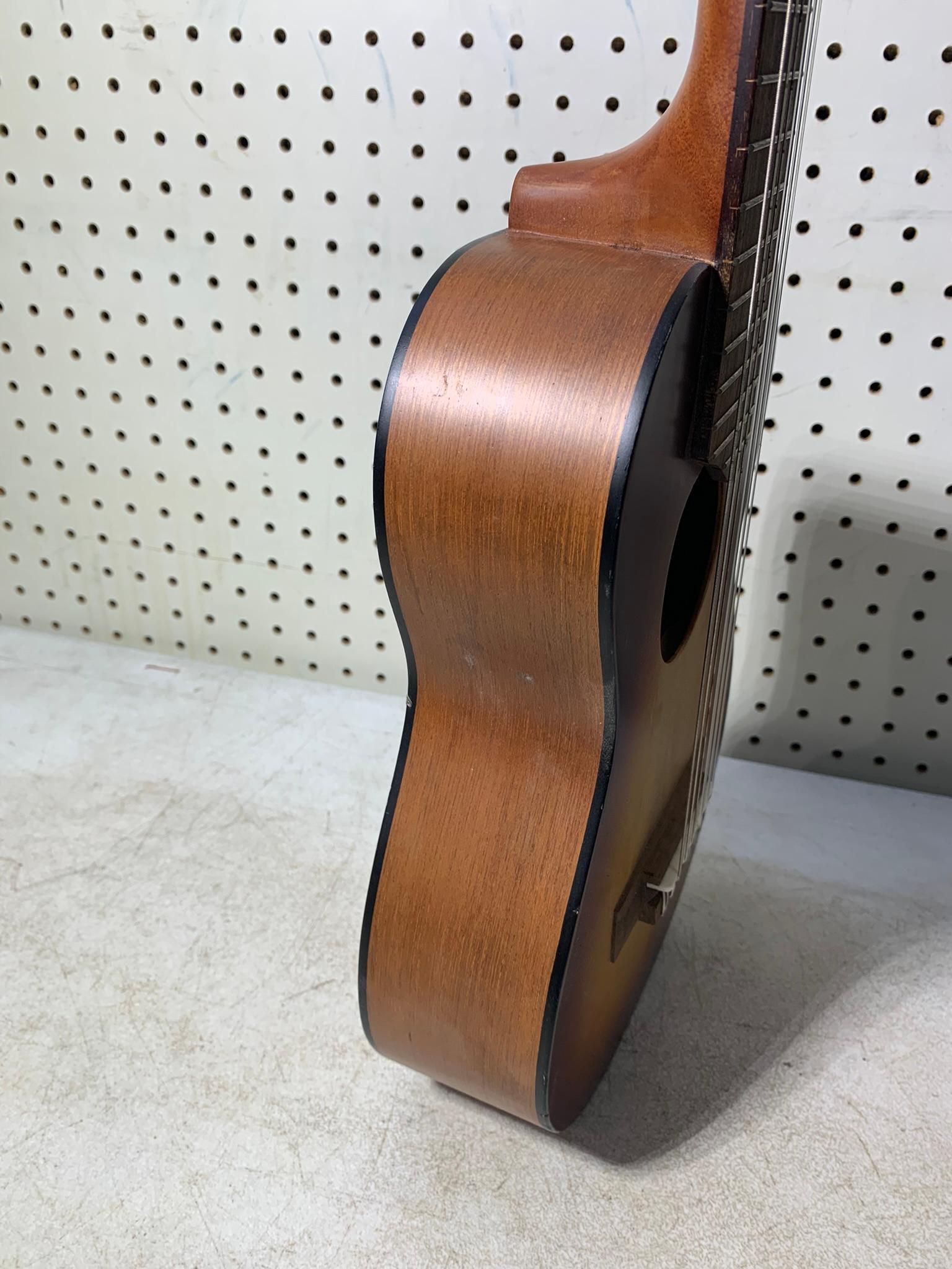 Yamaha GL1 Ukulele