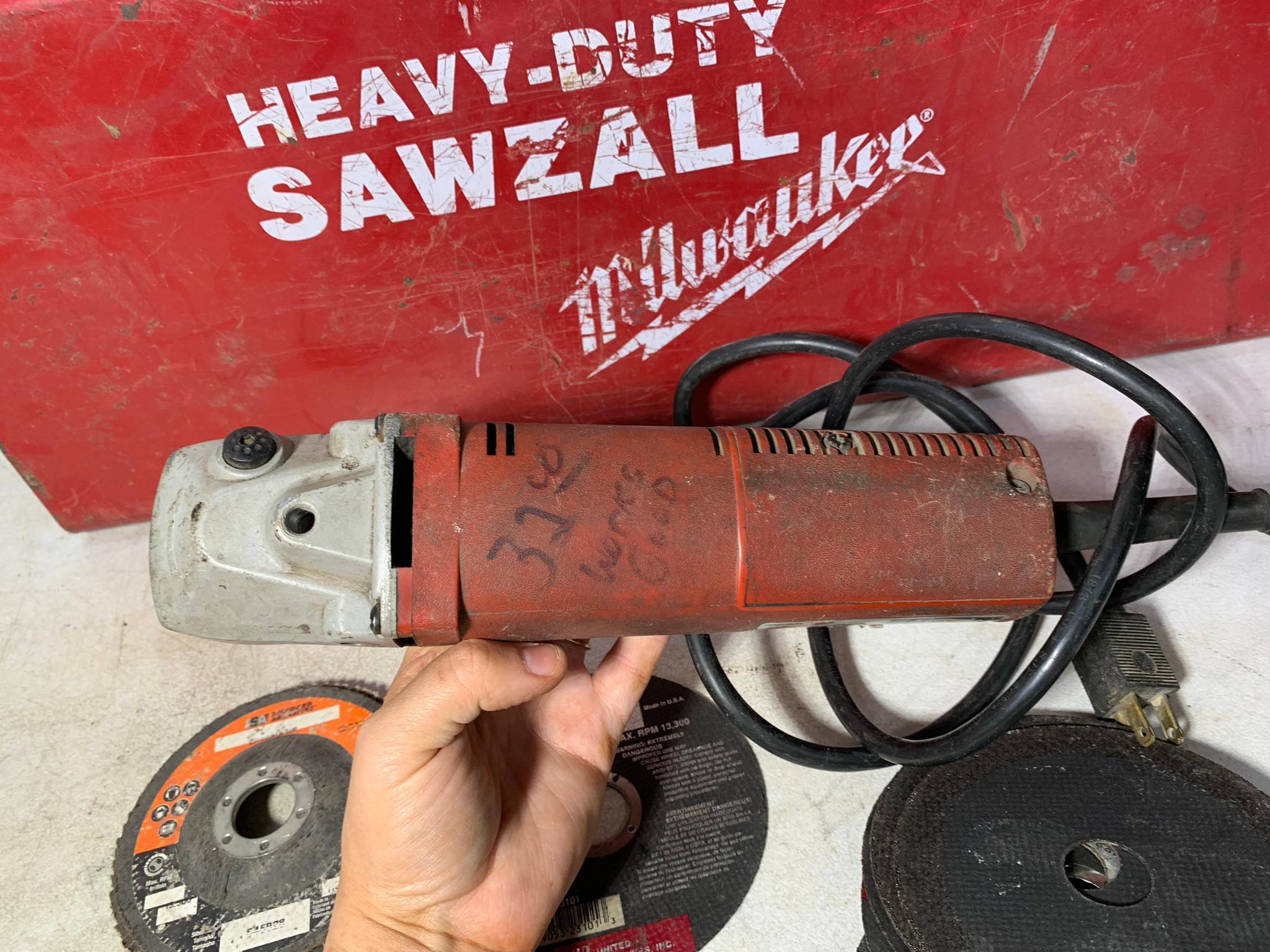 Milwaukee Sander/Grinder with Case