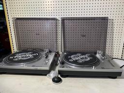 2 Stanton Turntables - One Power Cord, Both Missing Leg