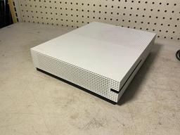 Microsoft XBOX ONE 500GB Console with Controller and Cords