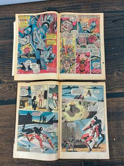 Group of Eight Spiderman Team Up Marvel Comics
