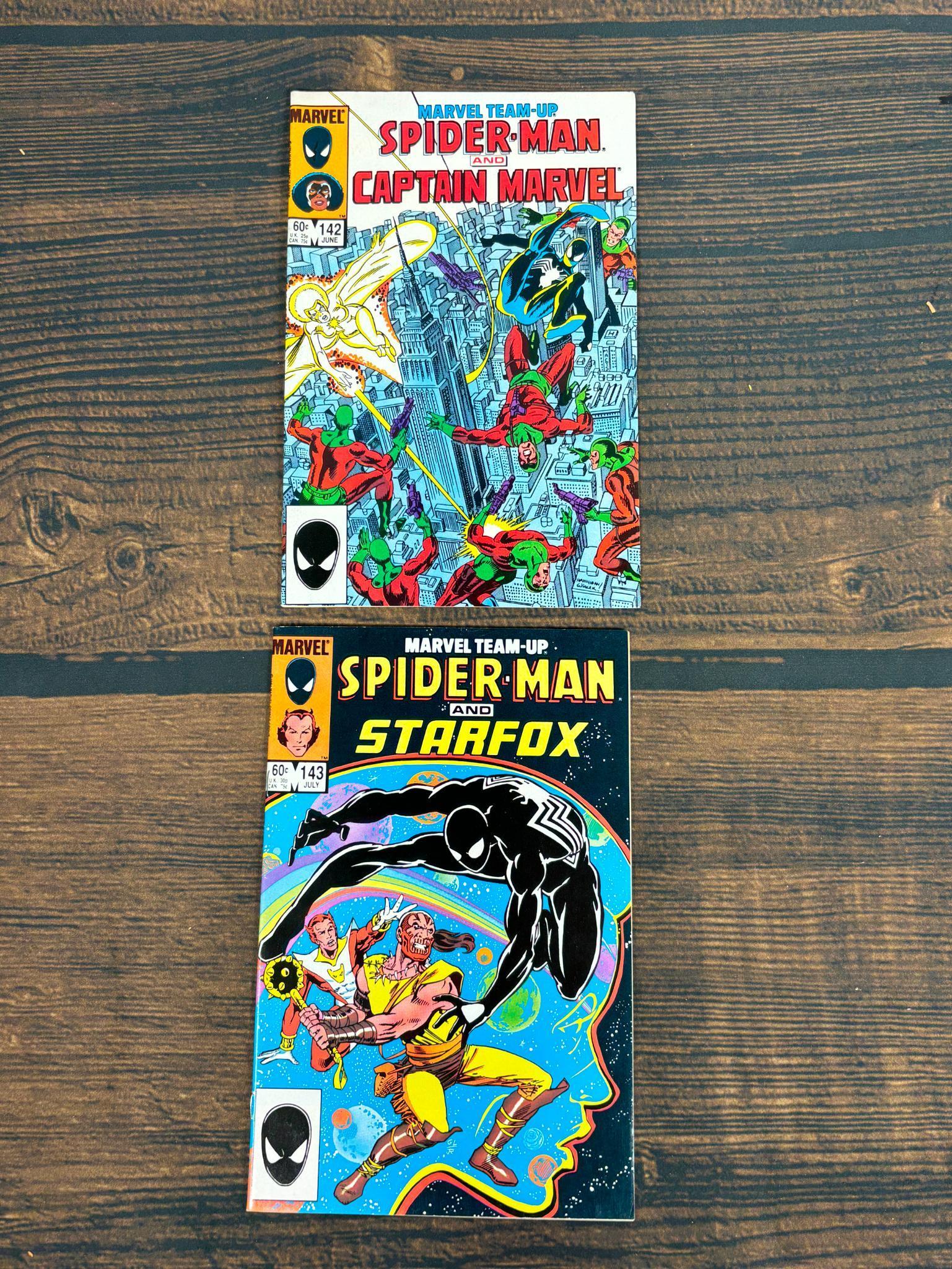 Group of Eight Spiderman Team Up Marvel Comics