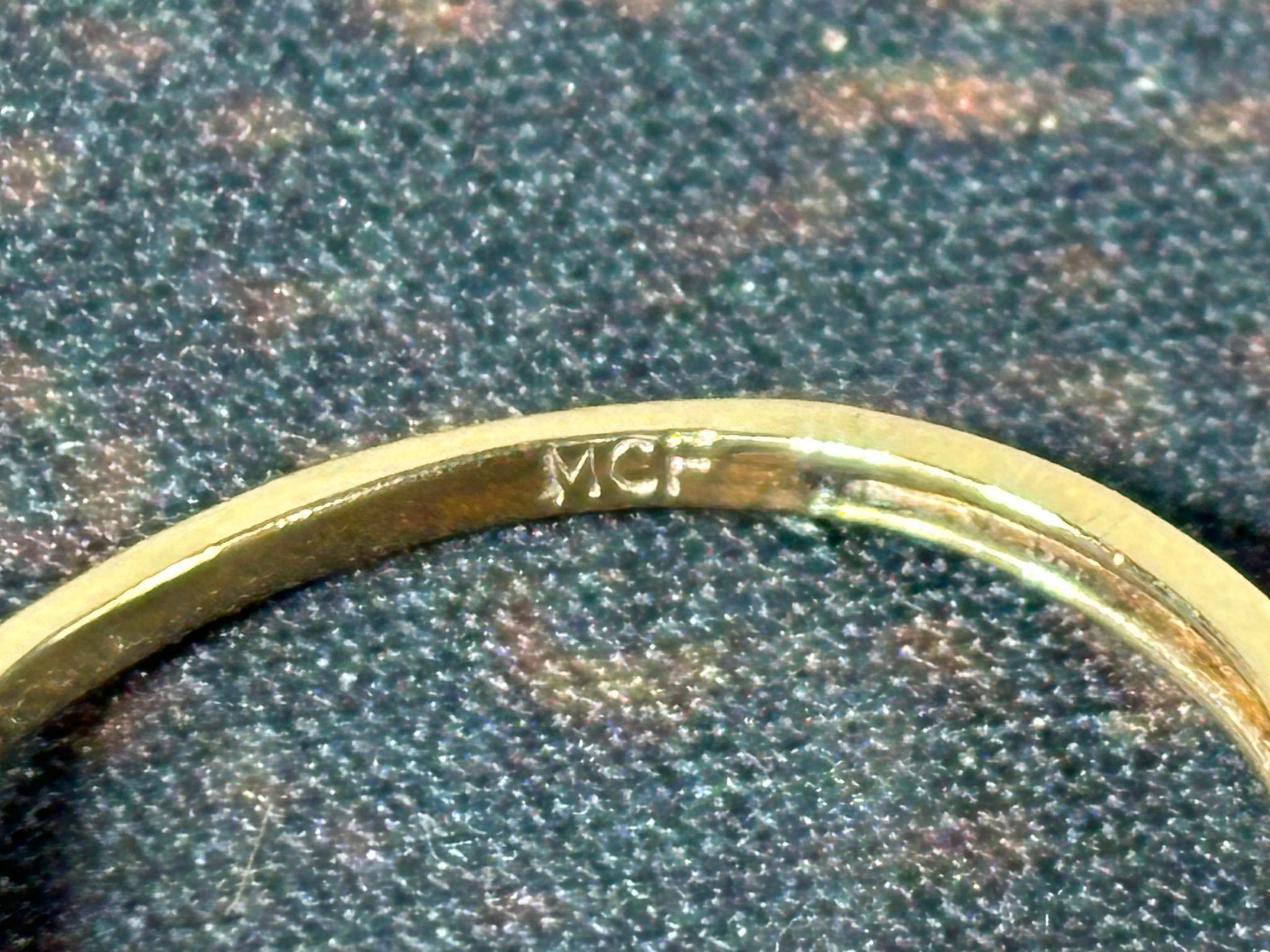 10k gold Ruby Ring w/Small Diamonds Size 9 - 1.7 grams
