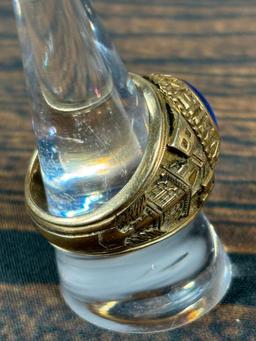 18 grams - 10k Gold Class Ring 1976 Muskingum College Jostins Size 10