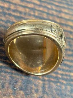 18 grams - 10k Gold Class Ring 1976 Muskingum College Jostins Size 10